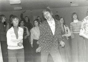 1976-12-10-el-2a-klassenfete-hy-gst-objekt-2.jpg