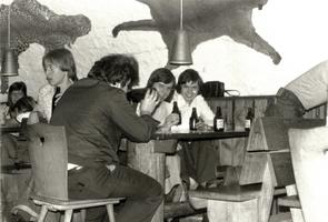 1977-10-14-el-3a-klassenfete-hy-schlosskeller-2.jpg